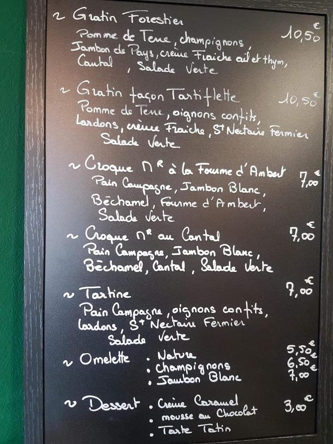 Égliseneuve-dʼEntraigues Sas Road Runner Cafe Bed & Breakfast エクステリア 写真